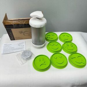Pampered Chef cookie press and emoji cookie cutters and‎ shapes easy clean